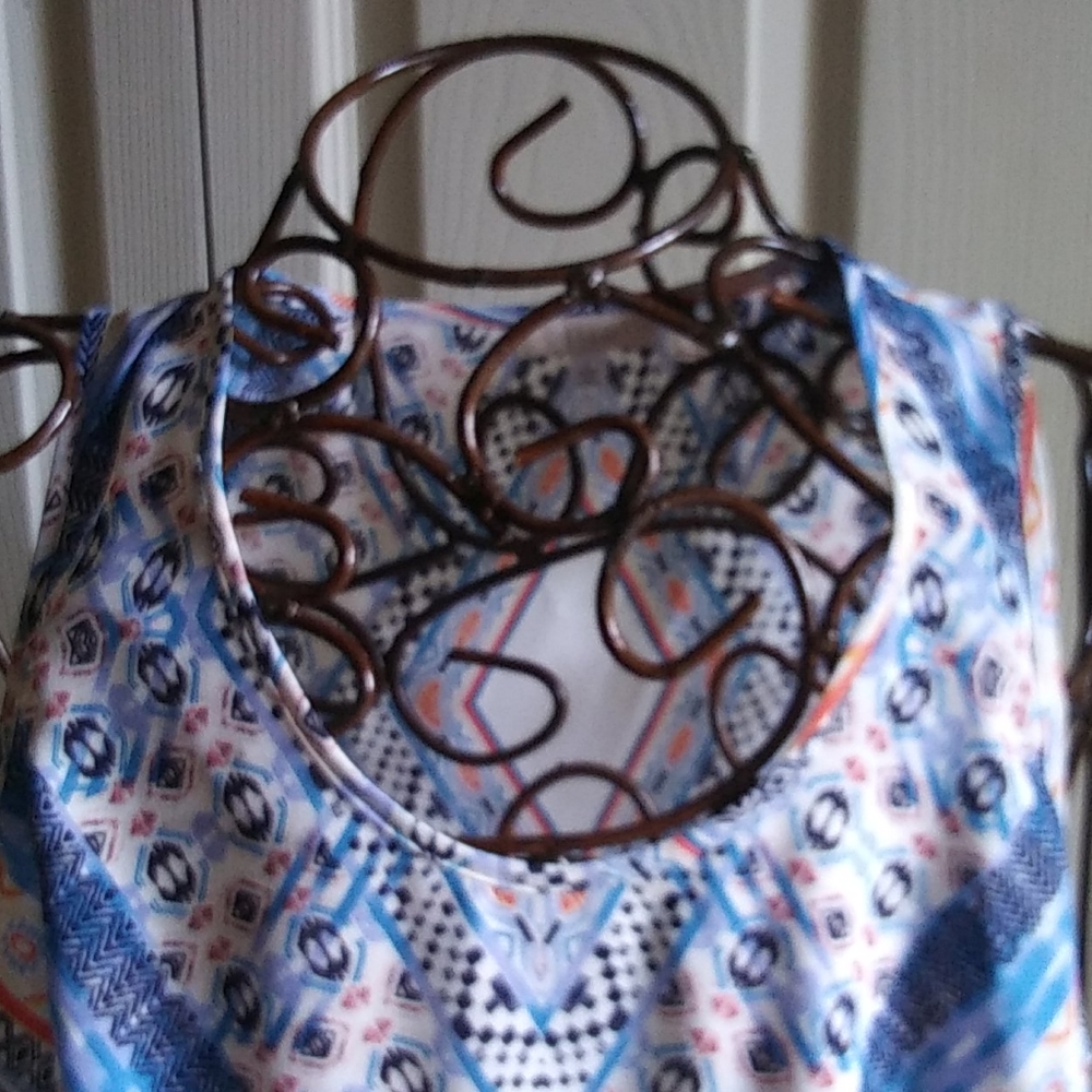 Top - Picture 6 of 6